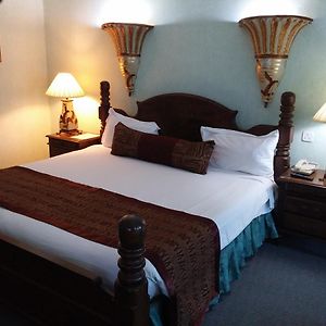 Deluxe Zimmer mit Kingsize-Bett